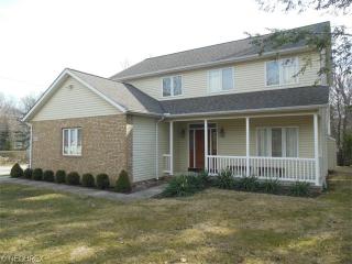 2645 Rockefeller Rd, Willowick, OH 44092-2073