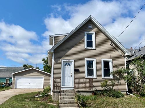 1138 22nd St, Manitowoc, WI 54220-4952