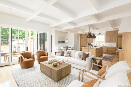 875 York St, Denver CO 80206-1408 exterior