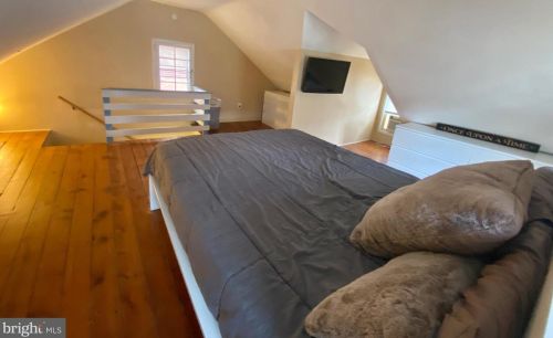 412 Washington Ave, Downingtown PA  19335-2708 exterior