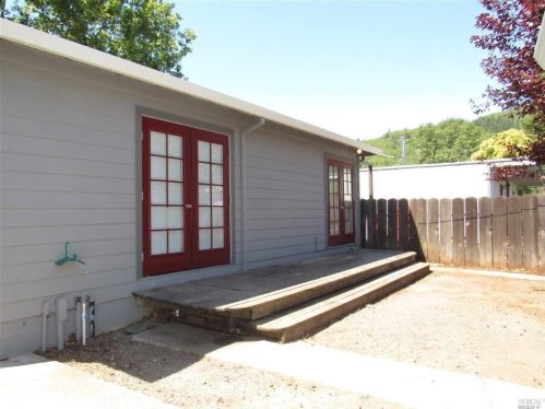 344 Washington Ave, Ukiah CA  95482-6323 exterior