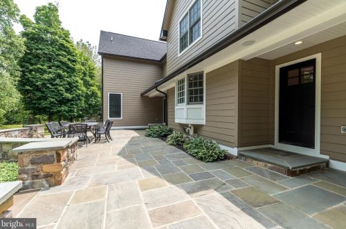 10 Devonshires Ct, Blue Bell PA  19422-2560 exterior
