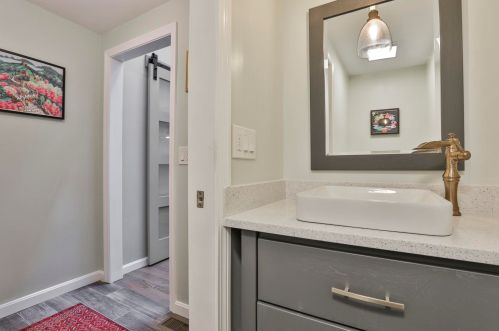 33 Hawthorne Vlg Rd, Nashua NH 03062-2274 exterior