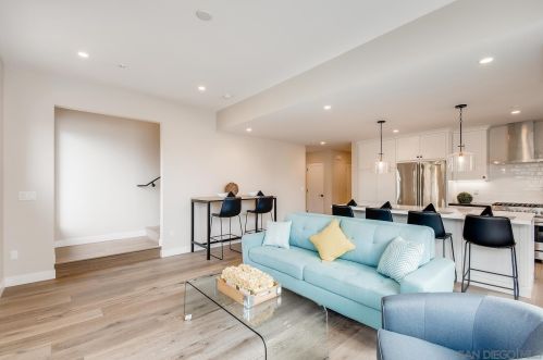 1016 Beryl St, San Diego CA 92109-2323 exterior