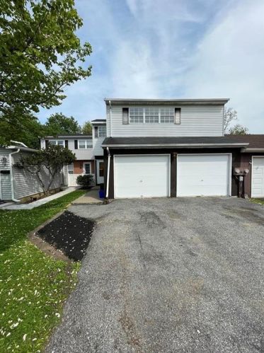 94 Stonewood Pl, Catasauqua, PA 18032-1016