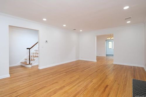 109 Wykagyl Ter, New Rochelle NY  10804-3108 exterior