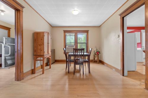 415 Jefferson St, West Bend, WI 53090-1537