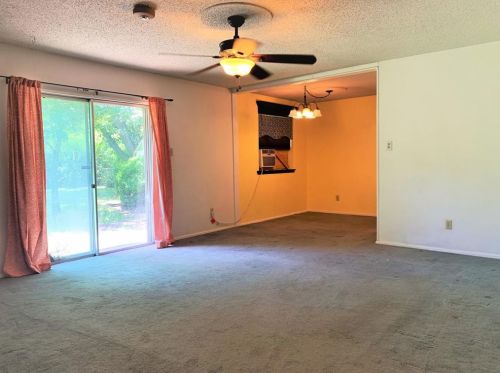 3216 Hummingbird Ln, Denton, TX 76209-4814