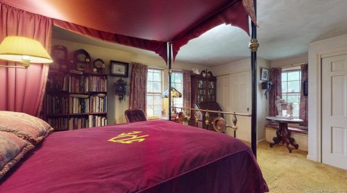 541 Lincoln St, New Britain CT 06052-1802 exterior