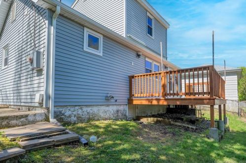 309 Vauxhall St, United States Coast Guard Ac CT  06320-3837 exterior