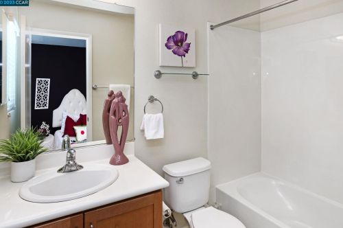 648 Grand Ter, Hayward CA  94541-6530 exterior