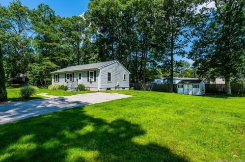 64 Laurelwood Rd, Groton CT  06340-4206 exterior