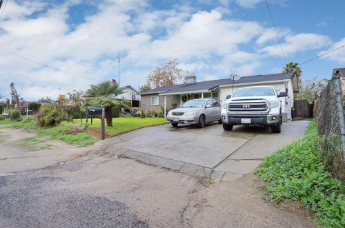 7638 Walnut Ave, Winton, CA 95388-9366