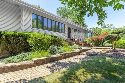 32 Park Ter, Congers, NY 10920-2100