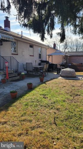 205 Lincoln Ave, West Deptford, NJ 08066-2213