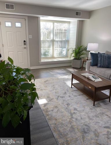 205 Middleton Pl, Norristown PA  19403-2831 exterior