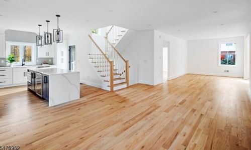 38 Old Smalleytown Rd, Warren NJ  07059-5446 exterior