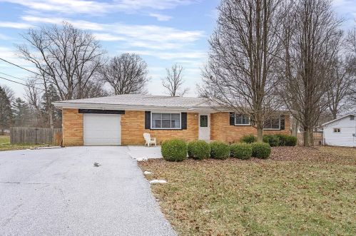 4506 Schoolhouse Rd, Stonelick, OH 45103-1006