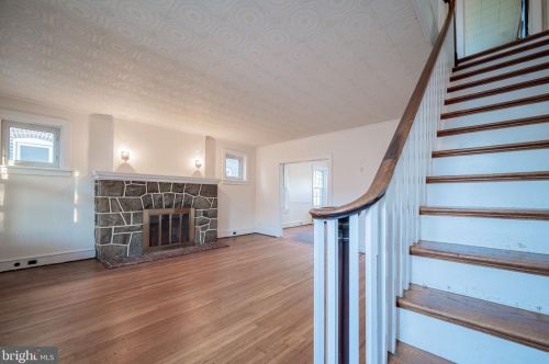 1010 Broom St, Wilmington, DE 19806-4514