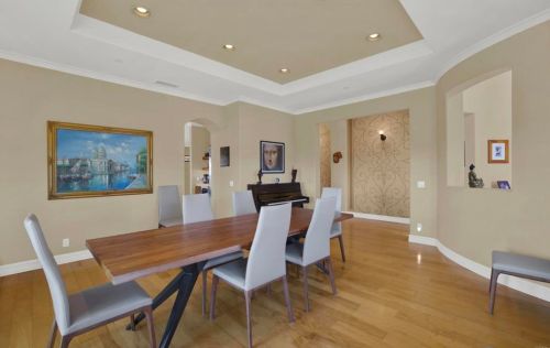 30419 Canyon Estates Rd, Vista CA  92084-1043 exterior