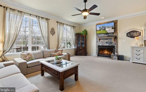 15 Lackawanna Ln, Falling Waters WV  25419-9402 exterior