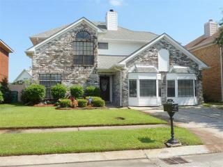1924 Bayou Oaks Dr, Harvey, LA 70058-5830