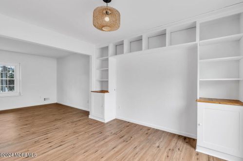 828 Burnt Tavern Rd, Bricktown NJ  08724-2540 exterior