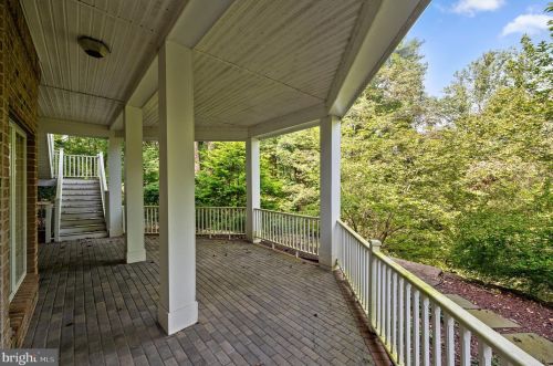 100 Deer Vly Ln, Wilmington DE  19807-1912 exterior