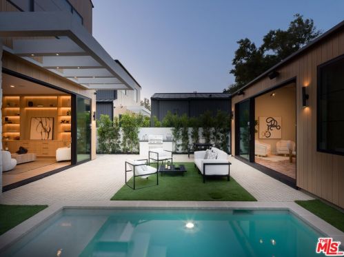 4552 Wortser Ave, North Hollywood CA  91604-1015 exterior