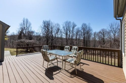 34 Mudry Farm Rd, Brookfield Center CT  06804-3542 exterior