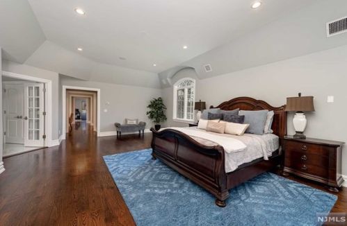 243 Glen Pl, Franklin Lakes NJ  07417-2707 exterior