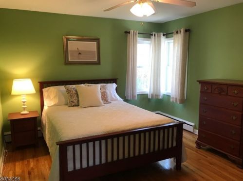 10 Oakwood Ct, Fanwood NJ  07023-1162 exterior