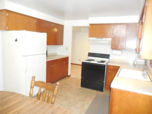 304 Brook St, Beaver Dam, WI 53916-2915