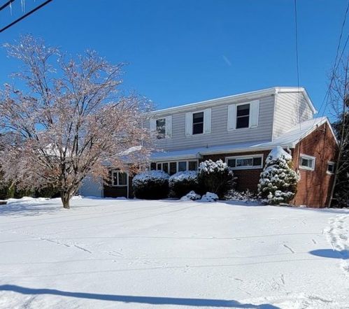 1770 Lynn Dr, Ambridge, PA 15003-1026