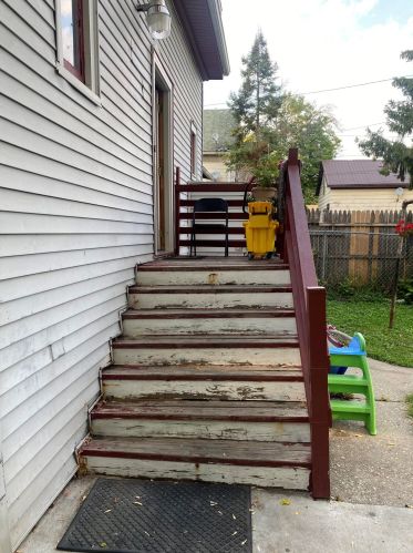 1032 20th St, Milwaukee WI 53204-2052 exterior