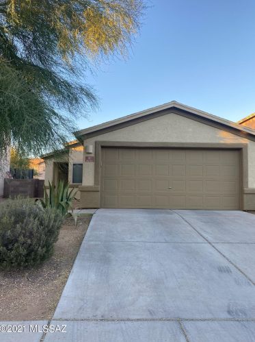 8224 Kerr St, Tucson, AZ 85757-6838