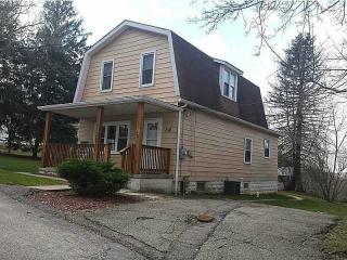 138 Lawton Ave, Butler, PA 16001-6224