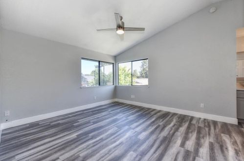 9262 Mapleview Way, Elk Grove CA  95758-5007 exterior