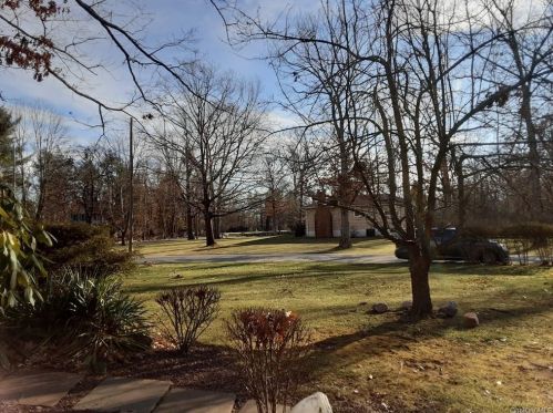 2 Marjorie Dr, Airmont NY  10901-7707 exterior