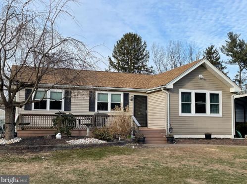 24 Cordwell Dr, Plumsted Township, NJ 08533-2115