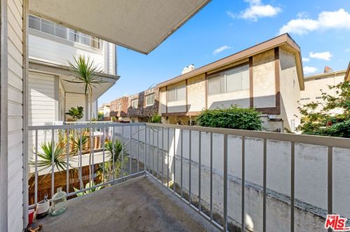 13725 Doty Ave, Hawthorne CA  90250-9518 exterior