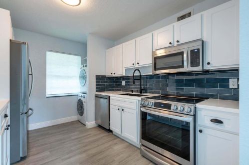 5207 Flagler Dr, West Palm Beach, FL 33407-2714
