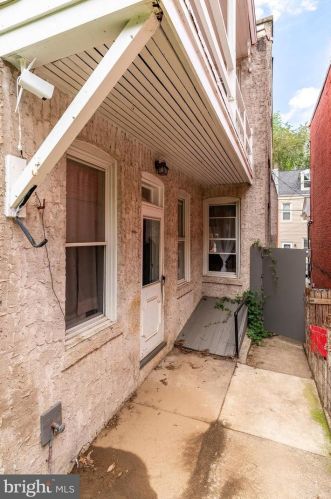632 Poplar St, Lancaster PA  17603-5505 exterior