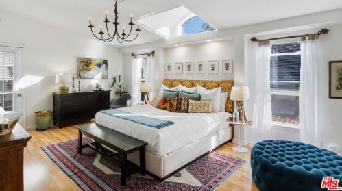 154 Navajo Ln, Topanga CA  90290-4451 exterior