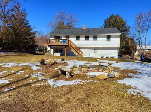 321 Westwood Rd, Stamford, CT 06902-1421