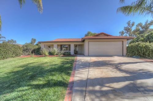 22414 Black Beauty Trl, Wildomar CA  92595-9764 exterior