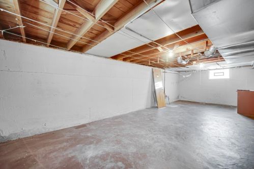 1029 175 St, Hammond IN 46324-3131 exterior