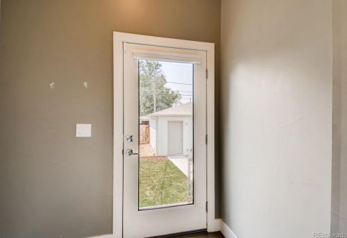 2111 Franklin St, Denver CO 80205-3905 exterior