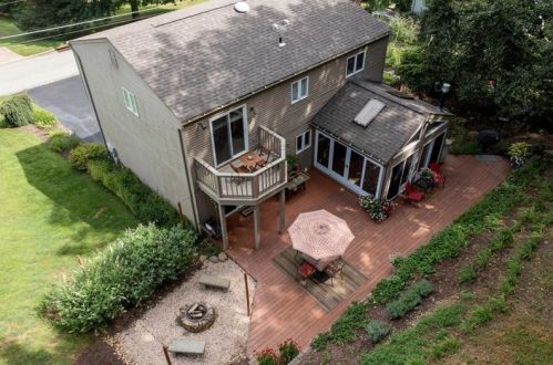 211 Edgewood Dr, Canonsburg PA  15317-3343 exterior