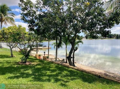 1740 79th St, Hialeah FL  33014-3236 exterior